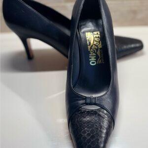Salvatore Ferragamo Navy Leather Heels Bow Croc Inspired Toe